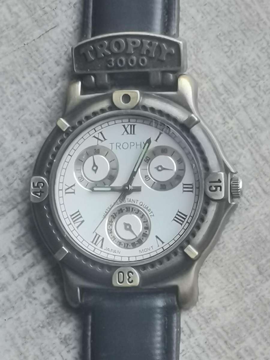 MENS VINTAGE TROPHY 3000 BRONZE WATCH IN EXCELLENT WORKING CONDITION