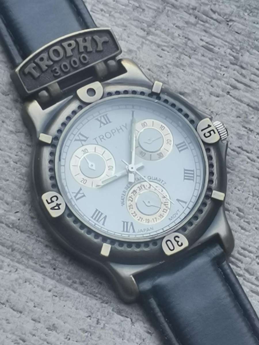 MENS VINTAGE TROPHY 3000 BRONZE WATCH IN EXCELLENT WORKING CONDITION