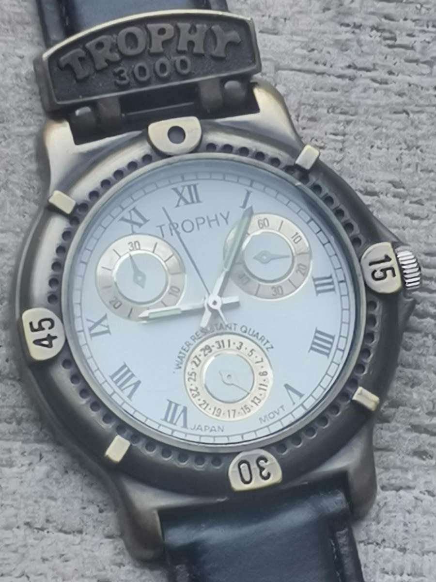 MENS VINTAGE TROPHY 3000 BRONZE WATCH IN EXCELLENT WORKING CONDITION