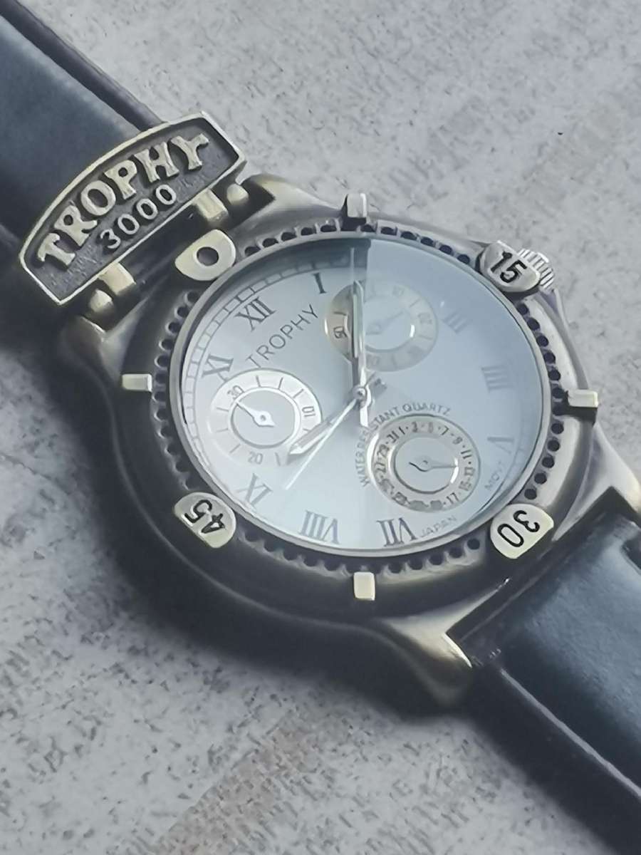MENS VINTAGE TROPHY 3000 BRONZE WATCH IN EXCELLENT WORKING CONDITION