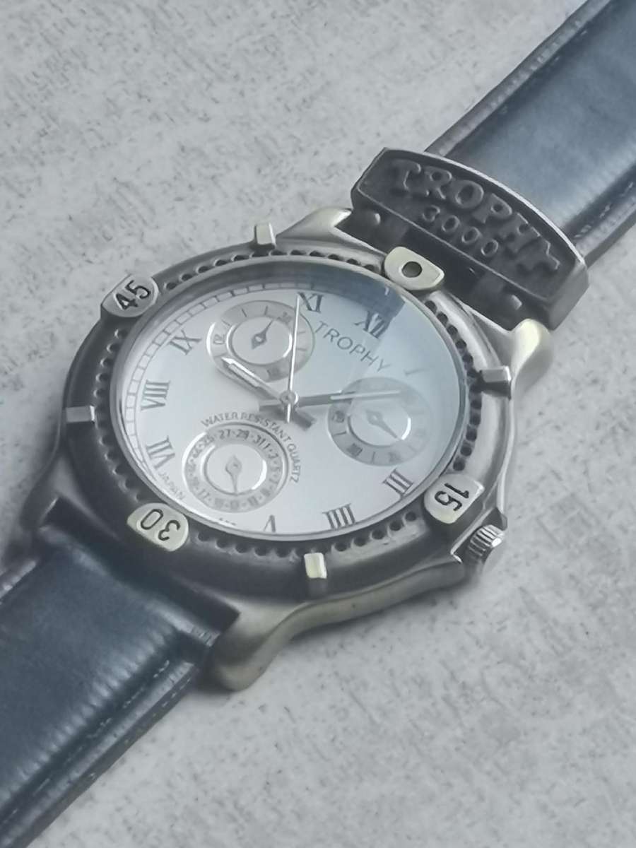 MENS VINTAGE TROPHY 3000 BRONZE WATCH IN EXCELLENT WORKING CONDITION