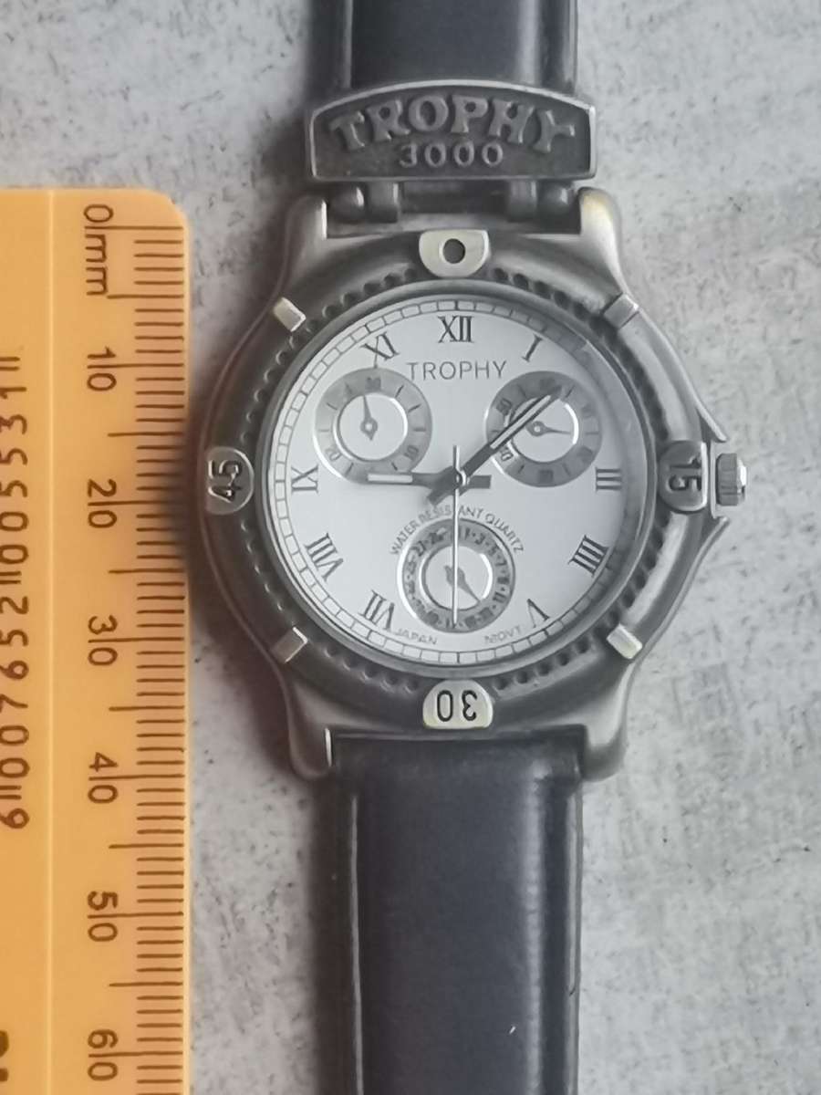 MENS VINTAGE TROPHY 3000 BRONZE WATCH IN EXCELLENT WORKING CONDITION