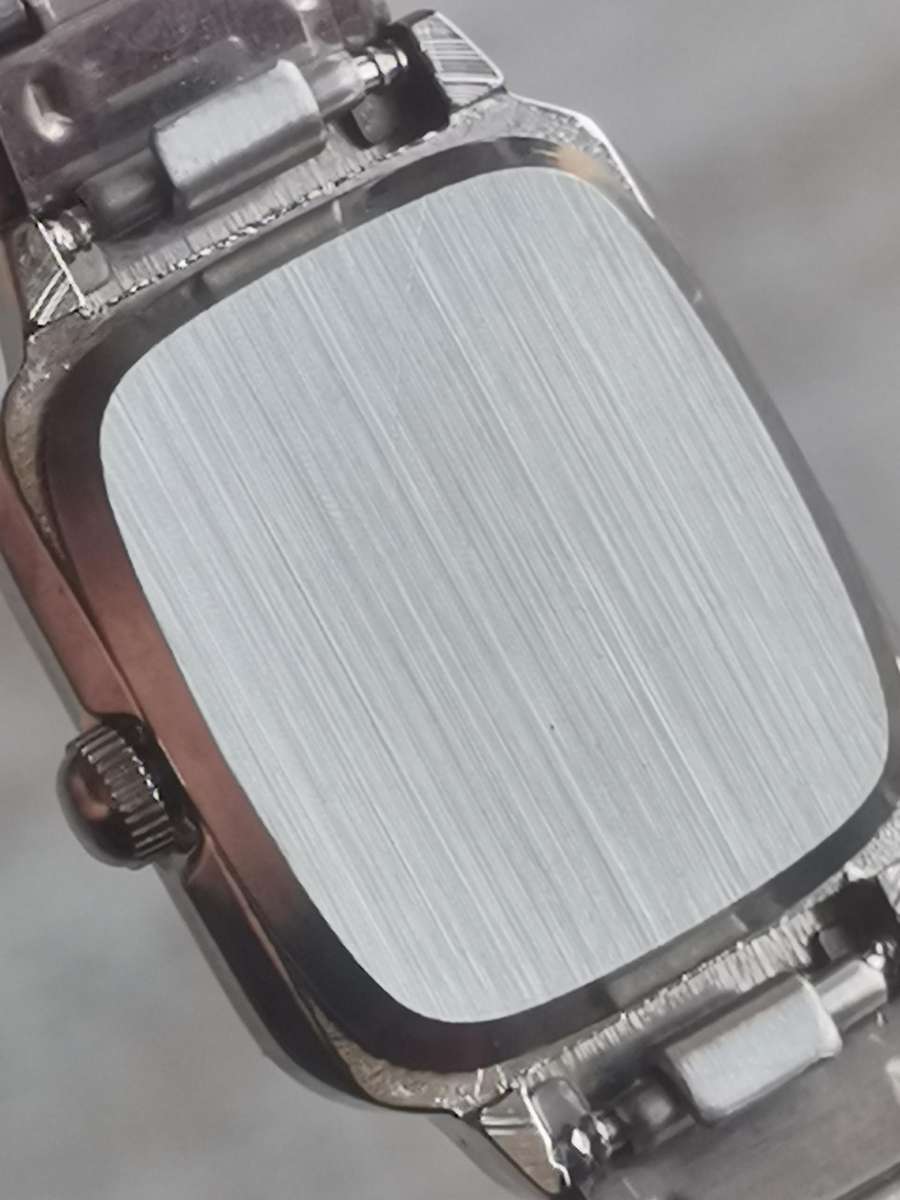 LADIES POISE STAINLESS STEEL WATCH IN EXCELLENT WORKING CONDITION