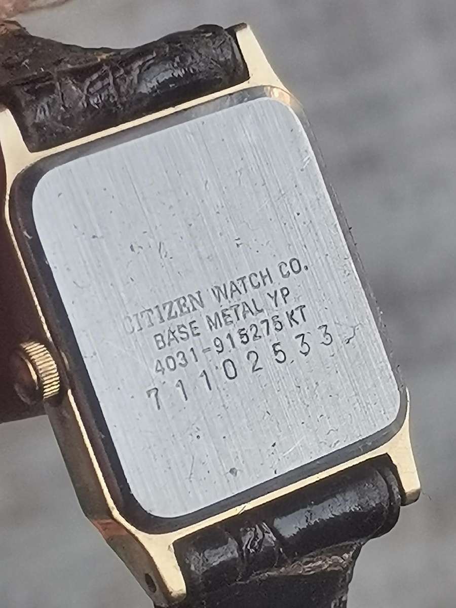 LADIES CITIZEN WATCH WITH EXTRA STRAP IN EXCELLENT WORKING CONDITION