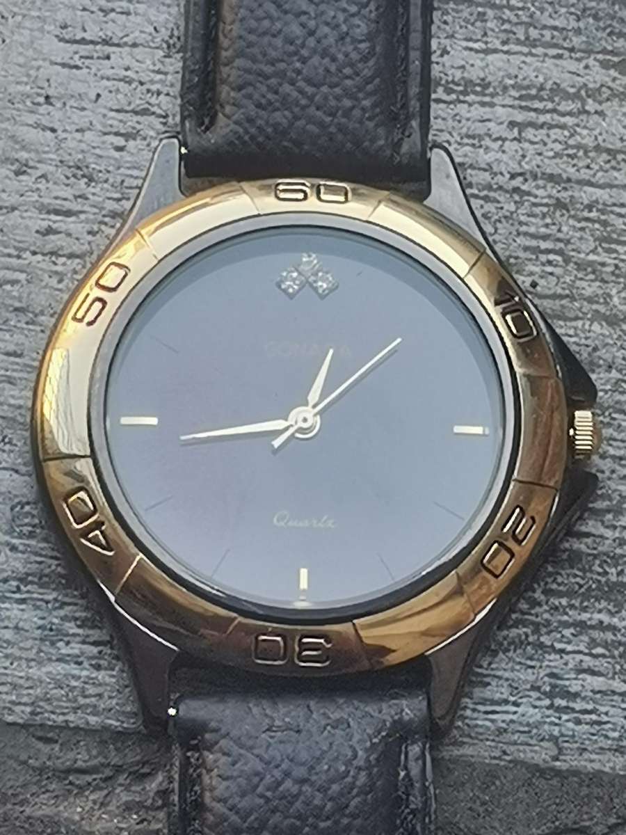 ELEGANT LADIES GONAJA GOLD PLATED WATCH IN EXCELLENT WORKING CONDITION