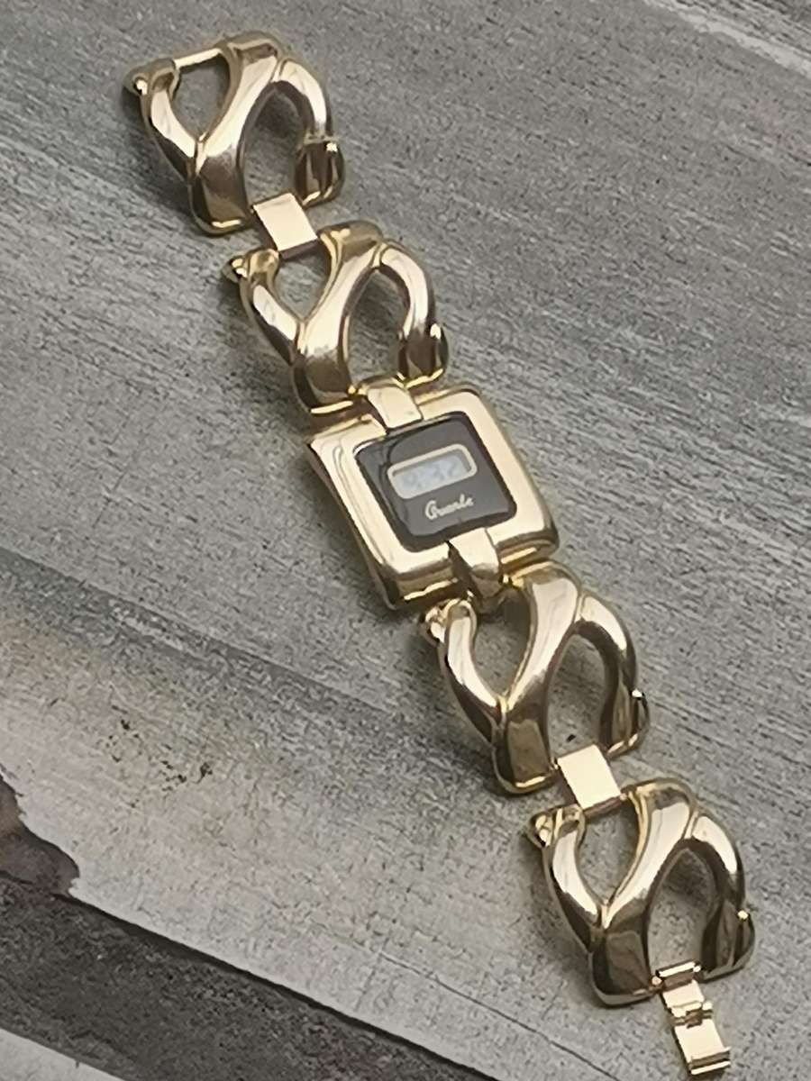 STUNNING LADIES GOLD DIGITAL WATCH IN EXCELLENT WORKING CONDITION