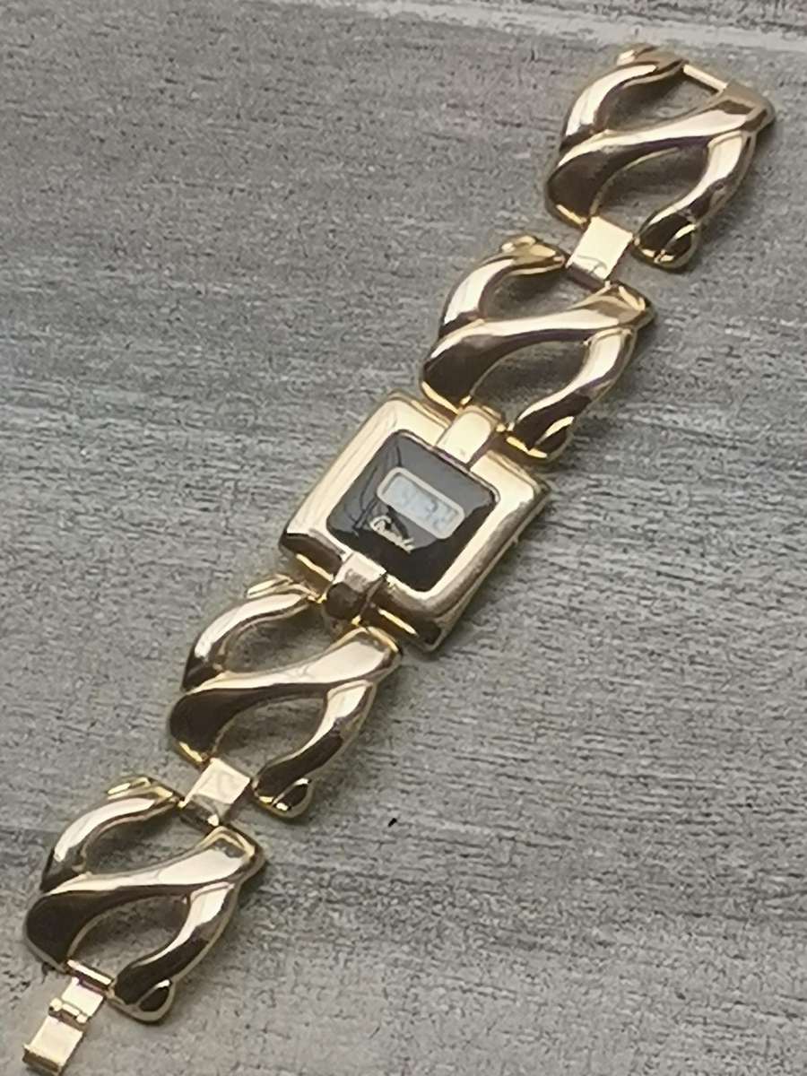 STUNNING LADIES GOLD DIGITAL WATCH IN EXCELLENT WORKING CONDITION