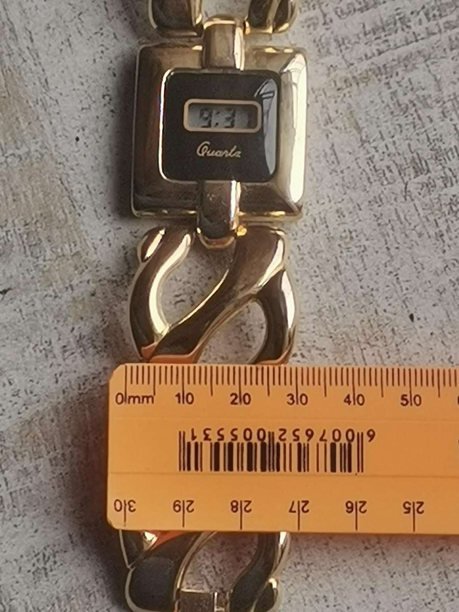 STUNNING LADIES GOLD DIGITAL WATCH IN EXCELLENT WORKING CONDITION