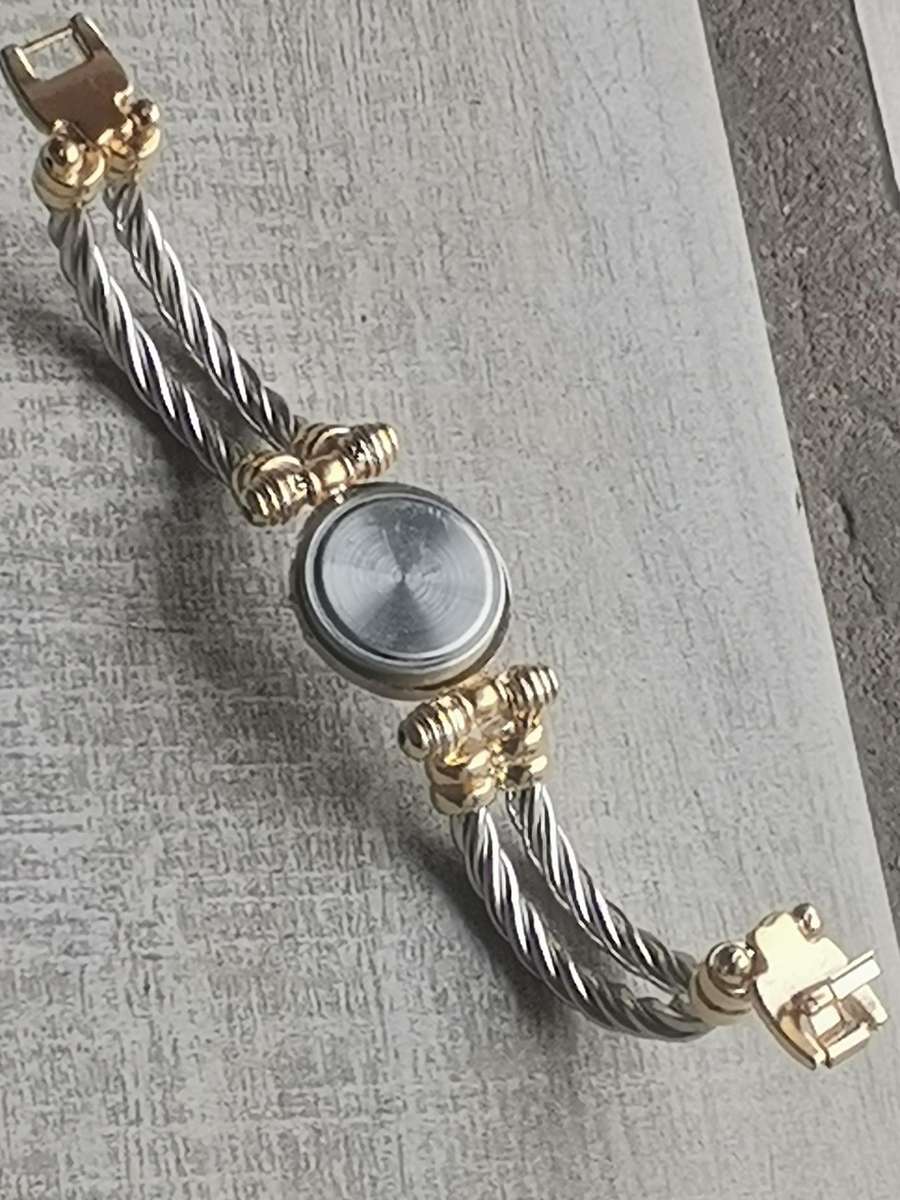 ELEGANT LADIES ROPE BRACELET DIGITAL WATCH IN EXCELLENT WORKING CONDITION