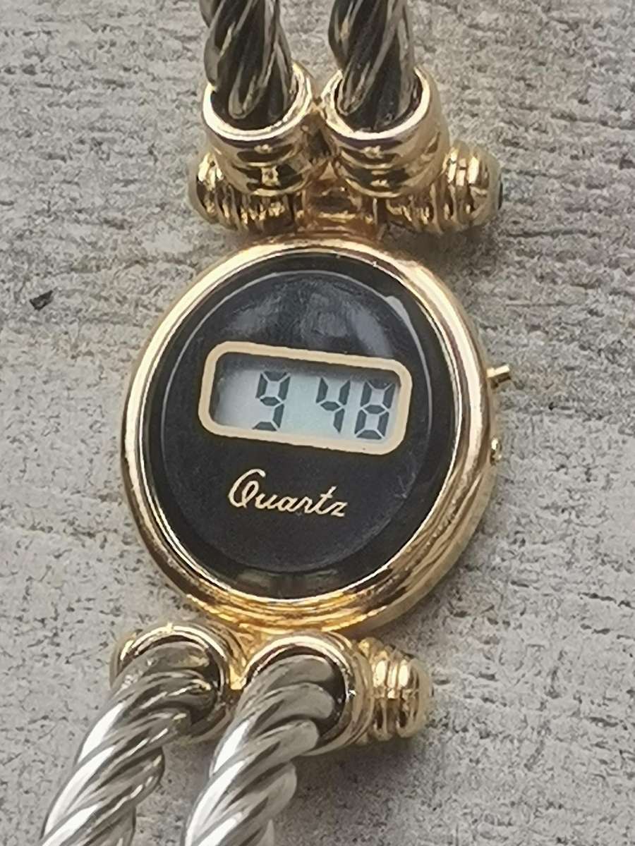 ELEGANT LADIES ROPE BRACELET DIGITAL WATCH IN EXCELLENT WORKING CONDITION