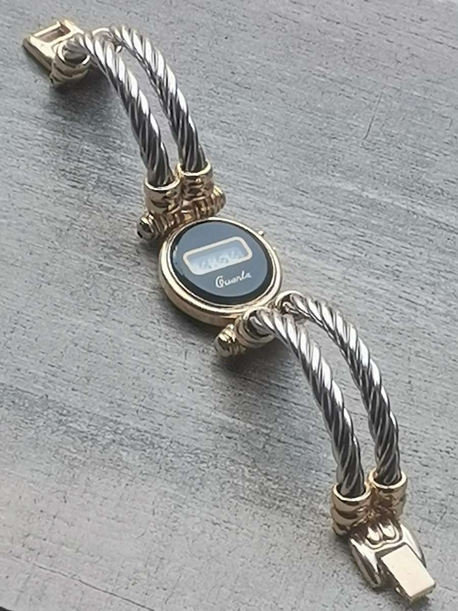 ELEGANT LADIES ROPE BRACELET DIGITAL WATCH IN EXCELLENT WORKING CONDITION