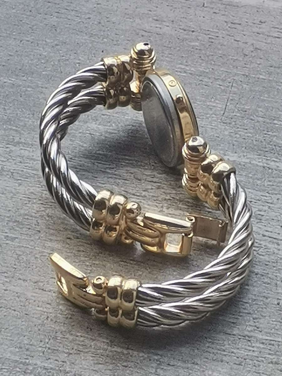 ELEGANT LADIES ROPE BRACELET DIGITAL WATCH IN EXCELLENT WORKING CONDITION