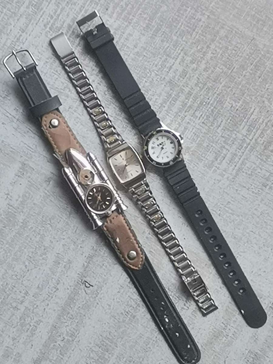 LADIES WATCH COLLECTION ALL IN EXCELLENT WORKING CONDITION - BIDDING FOR ALL 3