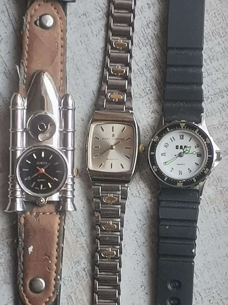 LADIES WATCH COLLECTION ALL IN EXCELLENT WORKING CONDITION - BIDDING FOR ALL 3