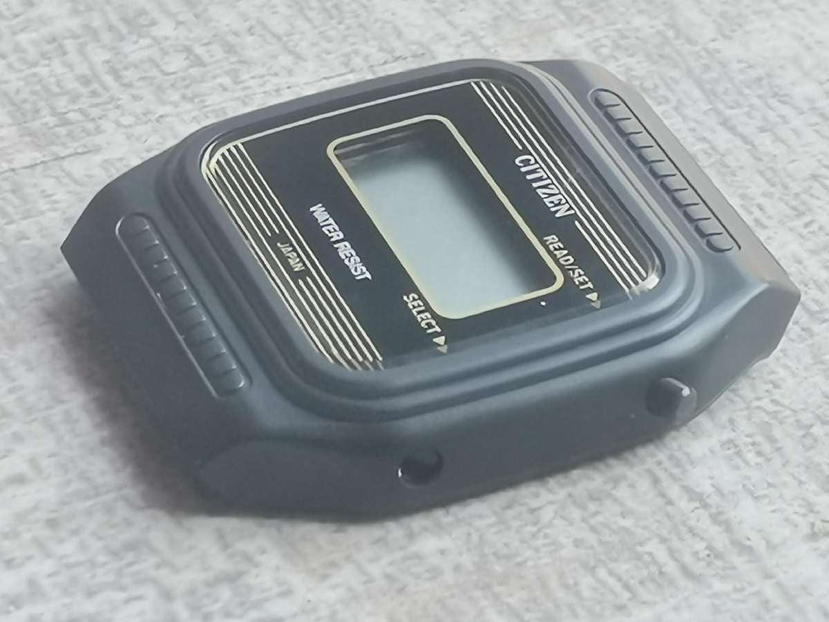 MENS VINTAGE, SCARCE AND HIGHLY COLLECTABLE CITIZEN P160 DIGITAL WATCH