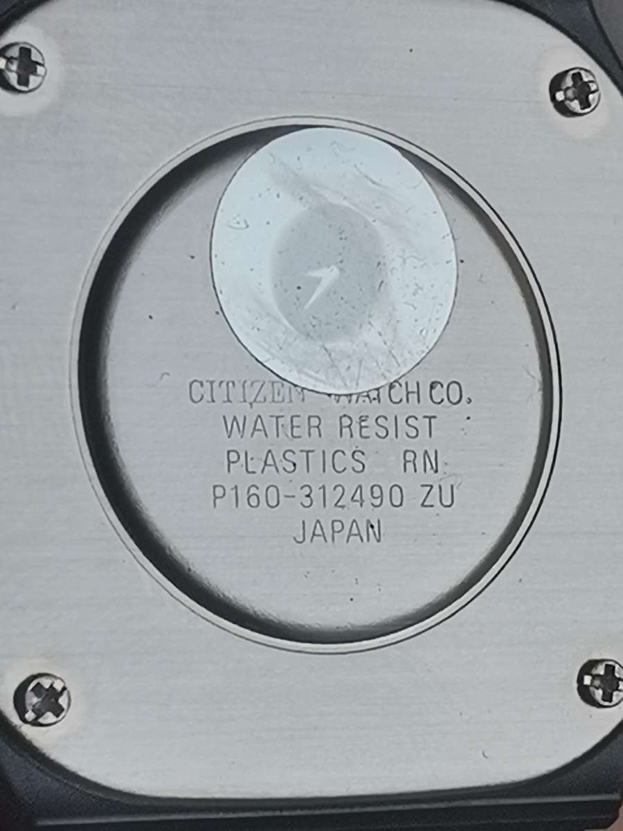 MENS VINTAGE, SCARCE AND HIGHLY COLLECTABLE CITIZEN P160 DIGITAL WATCH