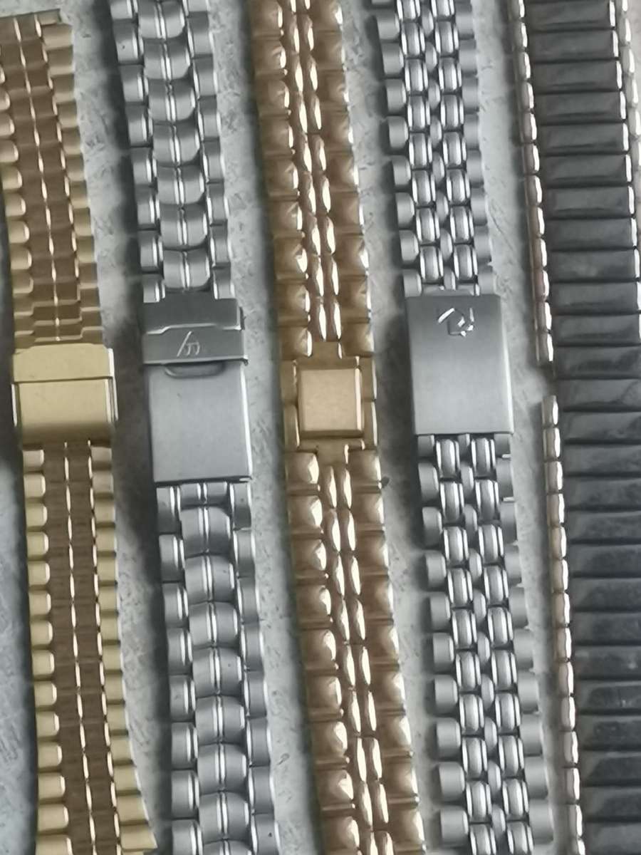 20 x WATCH STRAP COLLECTION - 10 STEEL + 10 LEATHER BIDDING FOR ALL 20 STRAPS