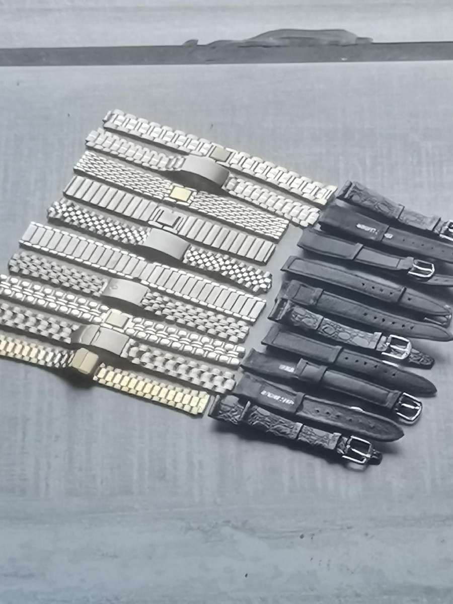 20 x WATCH STRAP COLLECTION - 10 STEEL + 10 LEATHER BIDDING FOR ALL 20 STRAPS