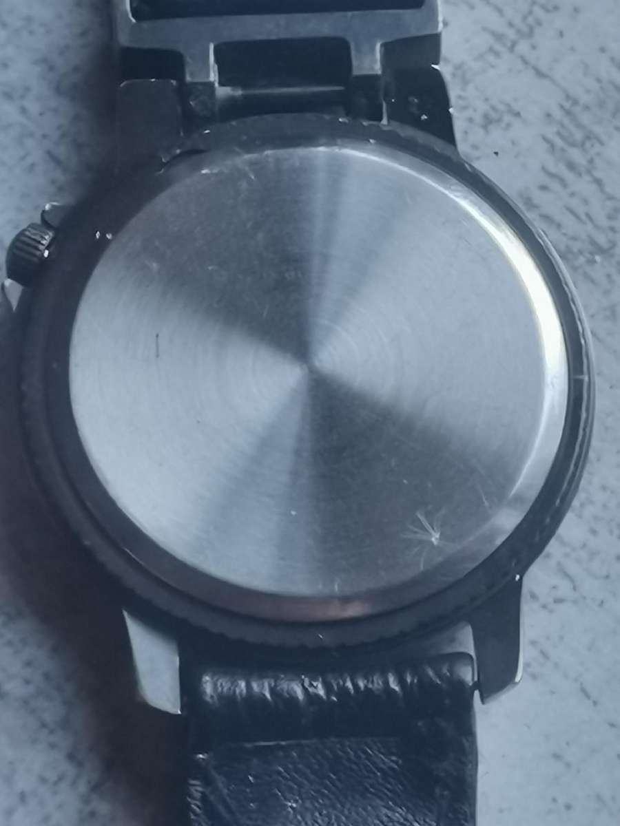 MENS VINTAGE SAFARI TROPHY WATCH IN EXCELLENT WORKING CONDITION