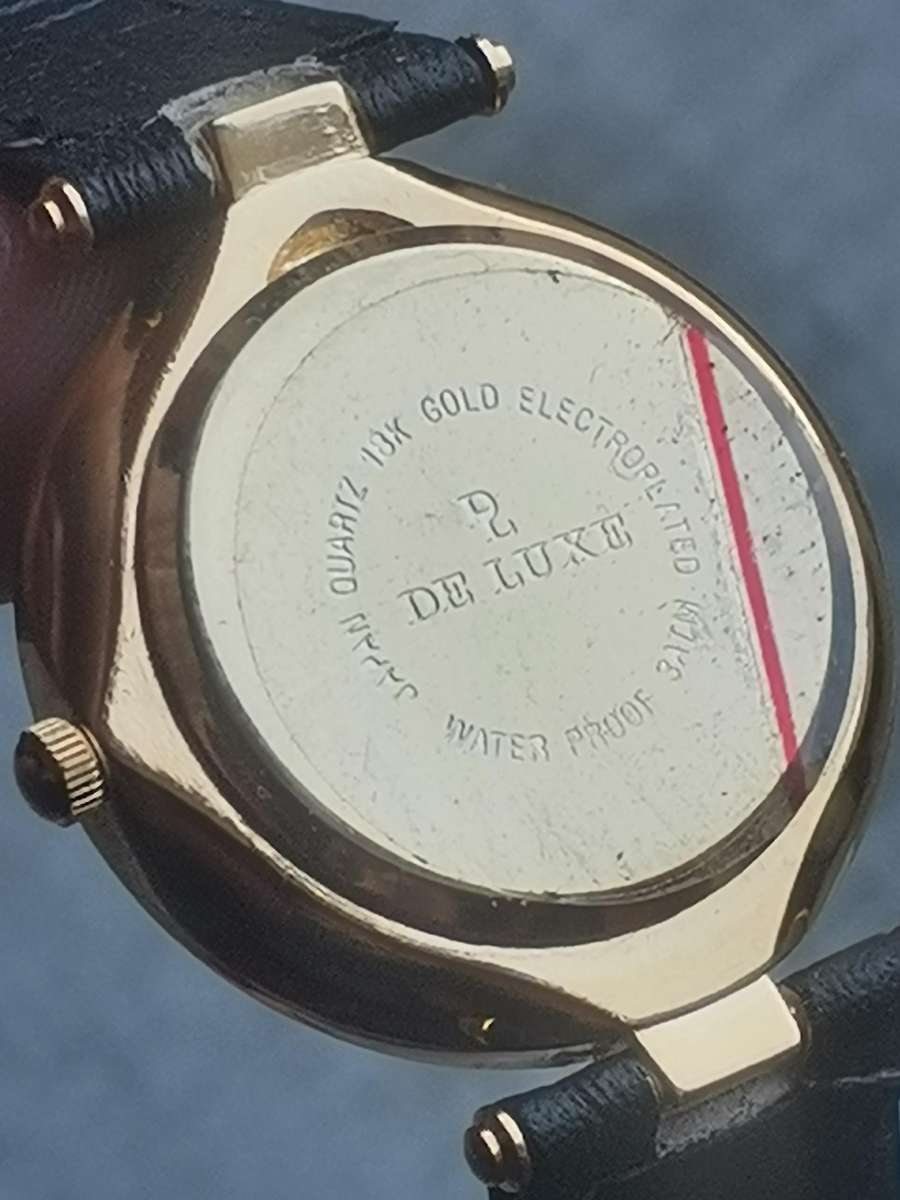 LADIES DE LUXE 18K GOLD PLATED WATCH IN EXCELLENT WORKING CONDITION