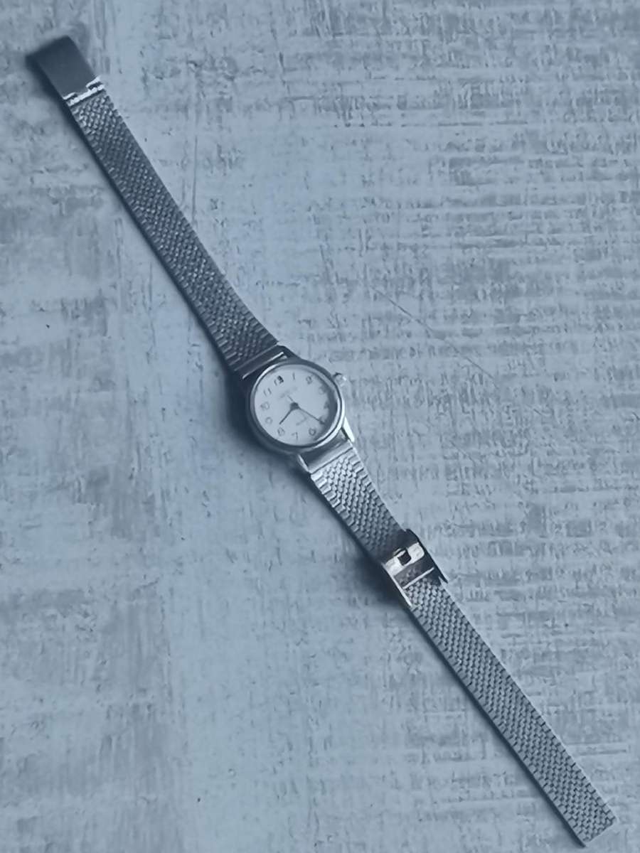 LADIES VINTAGE LANCO WATCH IN EXCELLENT WORKING CONDITION