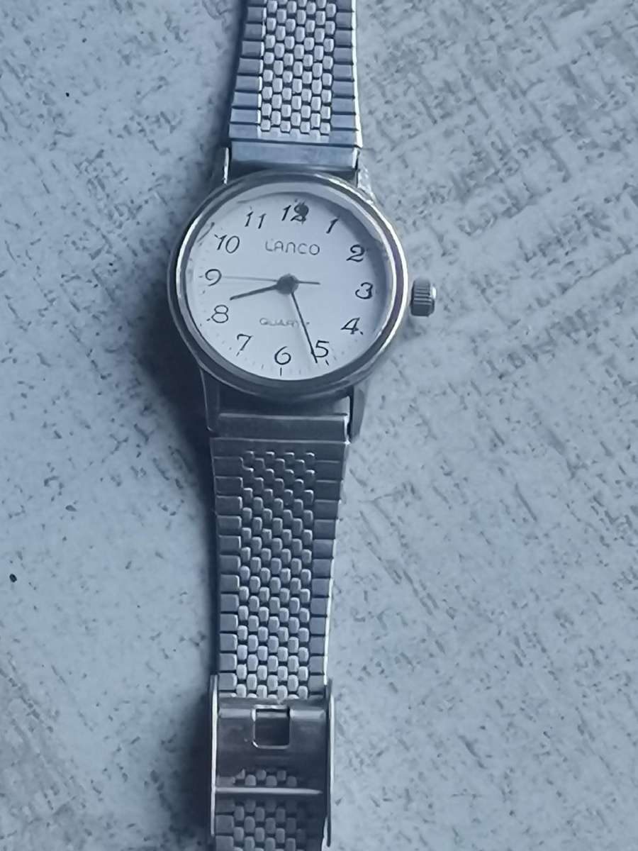 LADIES VINTAGE LANCO WATCH IN EXCELLENT WORKING CONDITION