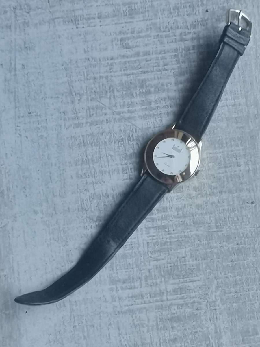 ELEGANT LADIES DUMONT GOLD PLATED WATCH IN EXCELLENT WORKING CONDITION