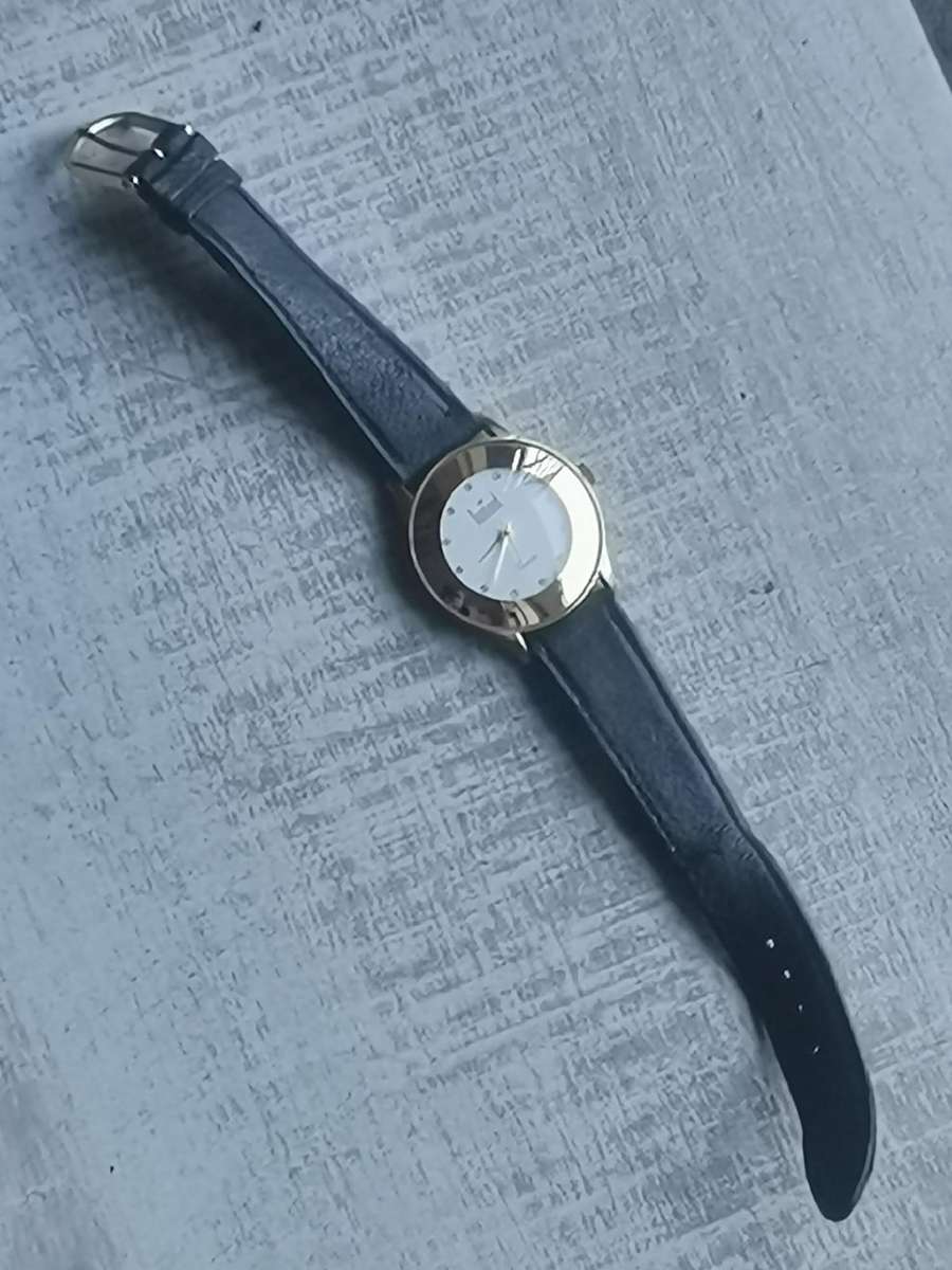 ELEGANT LADIES DUMONT GOLD PLATED WATCH IN EXCELLENT WORKING CONDITION