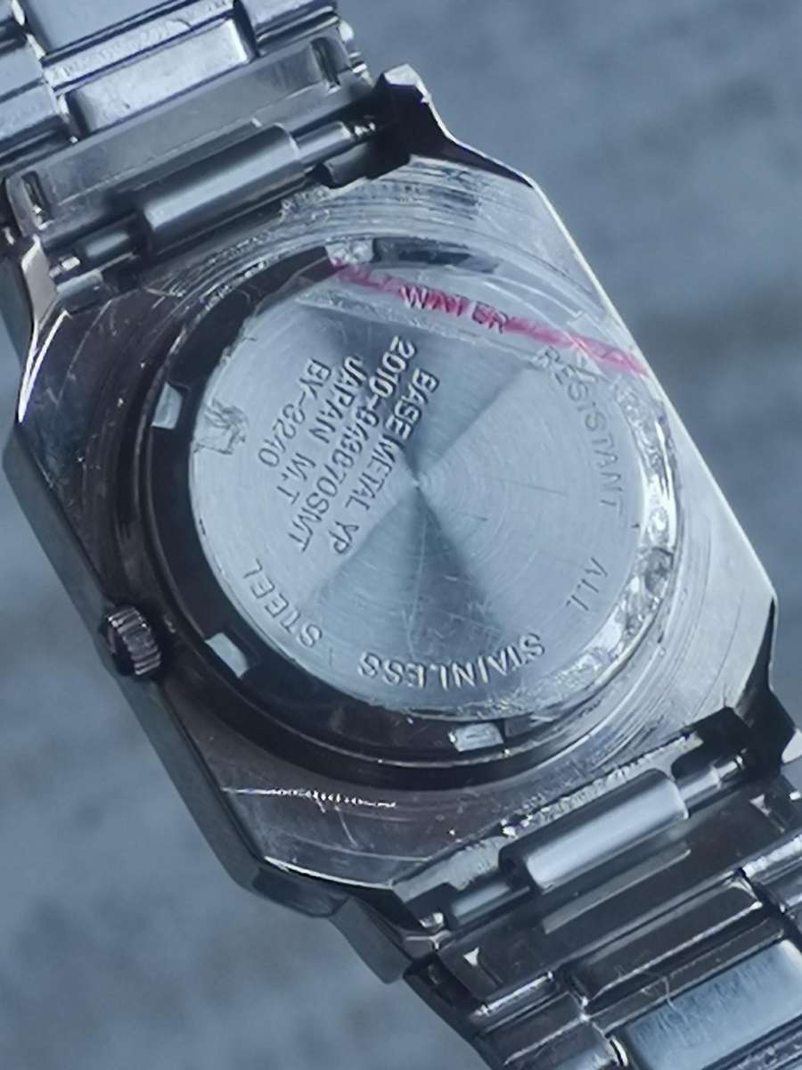 LADIES POISE STAINLESS STEEL WATCH WITH DAY/DATE FUNCTION IN EXCELLENT WORKING CONDITION