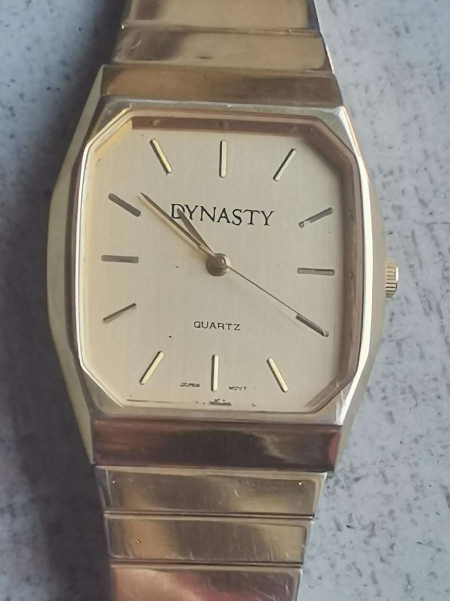 MENS VINTAGE DYNASTY GOLD WATCH IN EXCELLENT WORKING CONDITION
