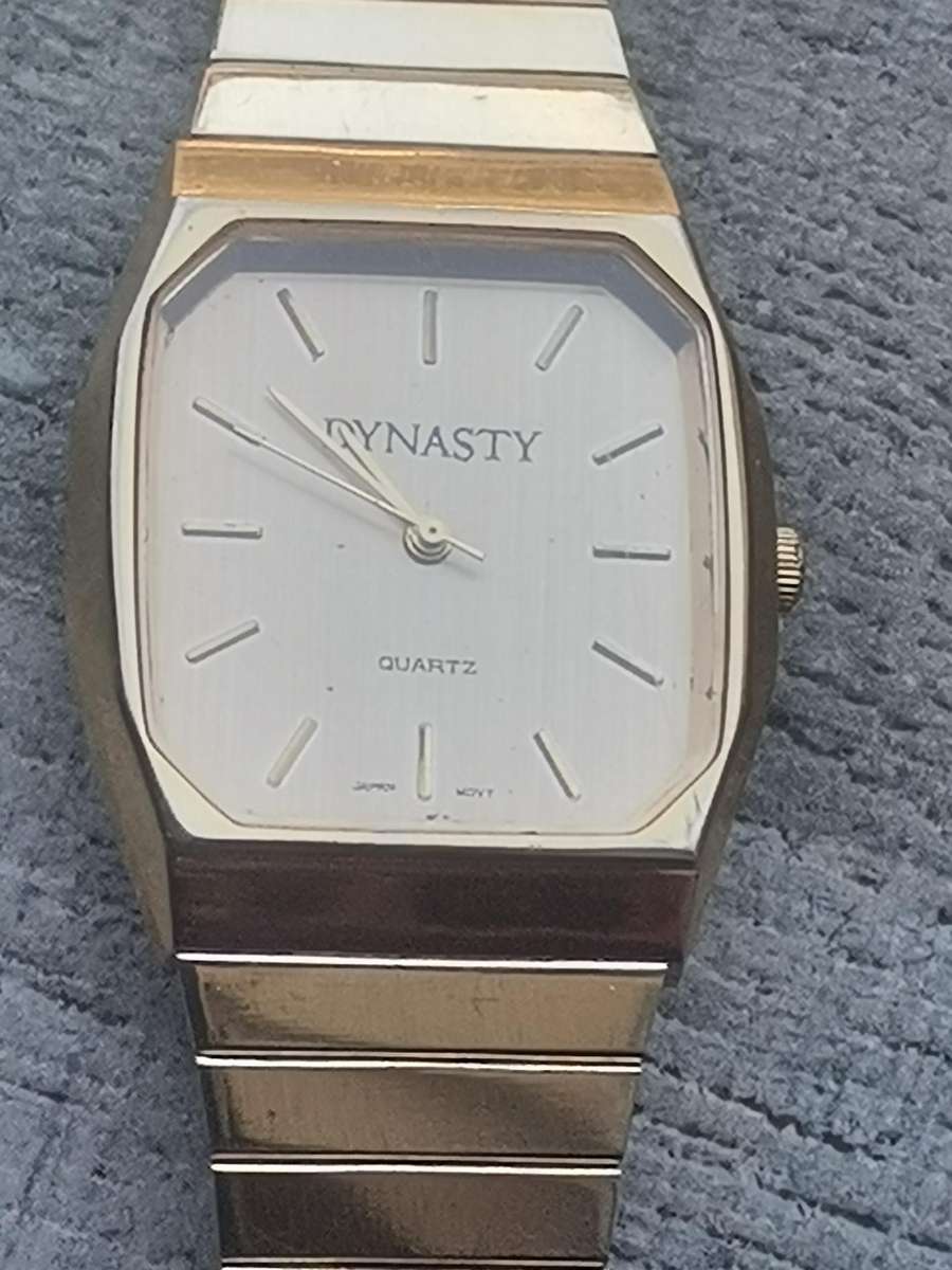 MENS VINTAGE DYNASTY GOLD WATCH IN EXCELLENT WORKING CONDITION