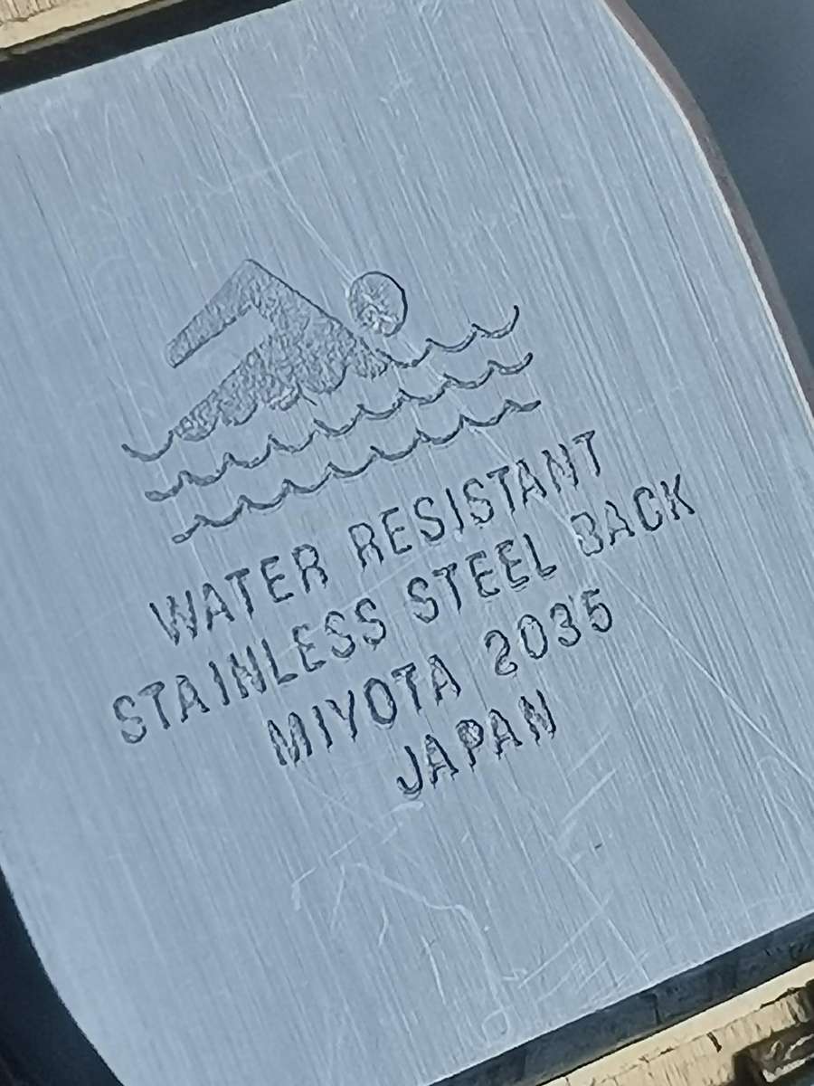 MENS VINTAGE DYNASTY GOLD WATCH IN EXCELLENT WORKING CONDITION