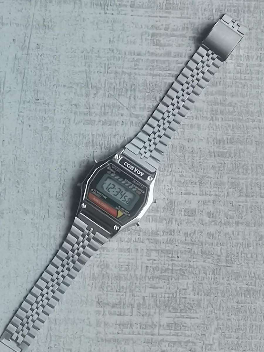 MENS VINTAGE CONVOY DIGITAL SPORTS WATCH IN EXCELLENT WORKING CONDITION