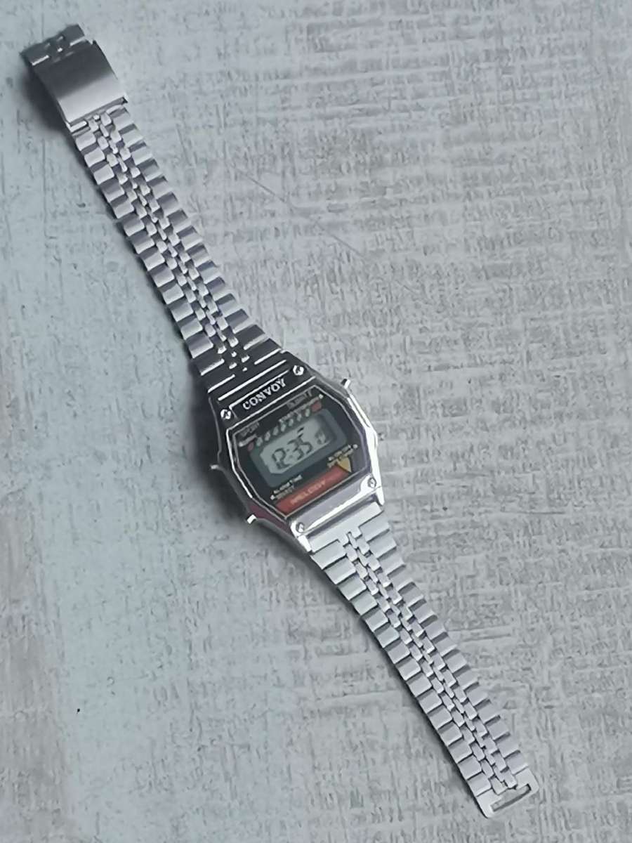 MENS VINTAGE CONVOY DIGITAL SPORTS WATCH IN EXCELLENT WORKING CONDITION
