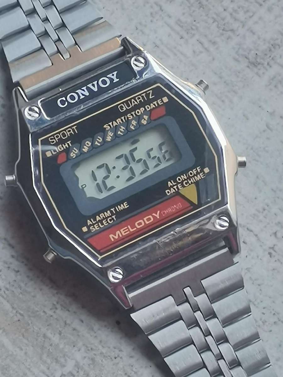 MENS VINTAGE CONVOY DIGITAL SPORTS WATCH IN EXCELLENT WORKING CONDITION