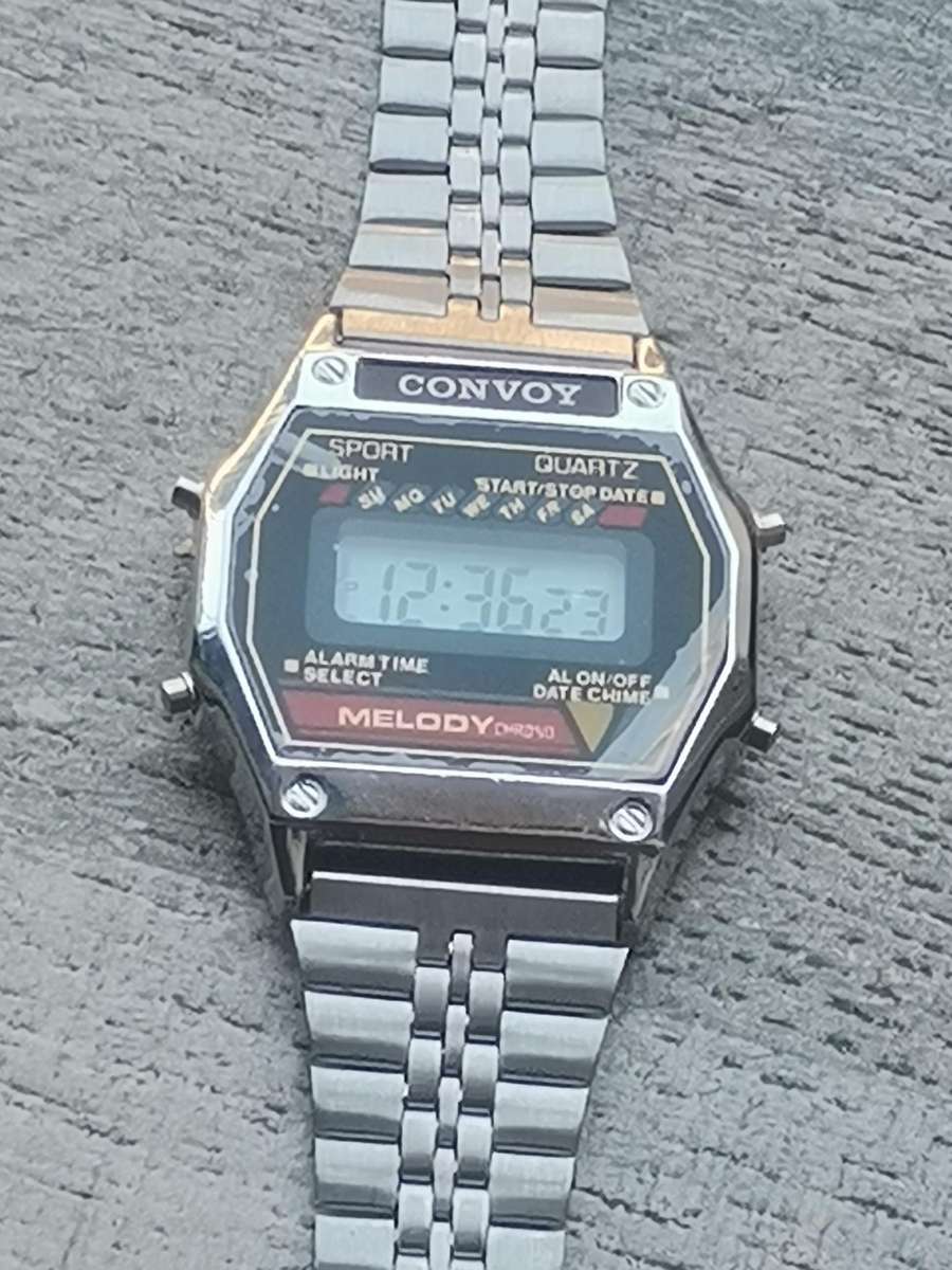 MENS VINTAGE CONVOY DIGITAL SPORTS WATCH IN EXCELLENT WORKING CONDITION