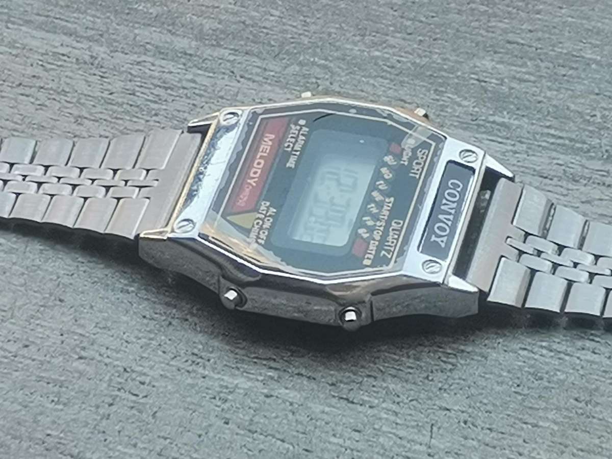 MENS VINTAGE CONVOY DIGITAL SPORTS WATCH IN EXCELLENT WORKING CONDITION