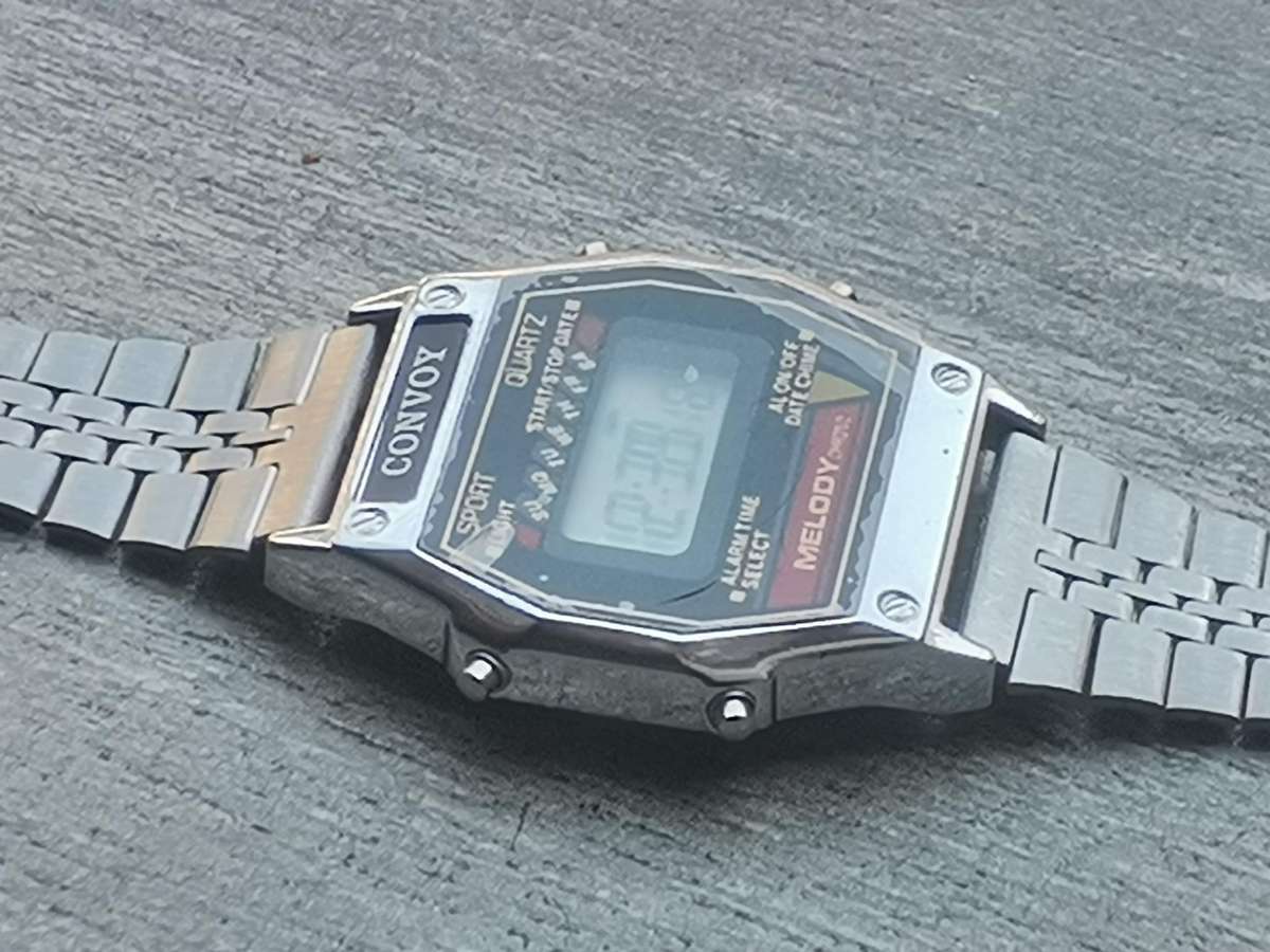 MENS VINTAGE CONVOY DIGITAL SPORTS WATCH IN EXCELLENT WORKING CONDITION