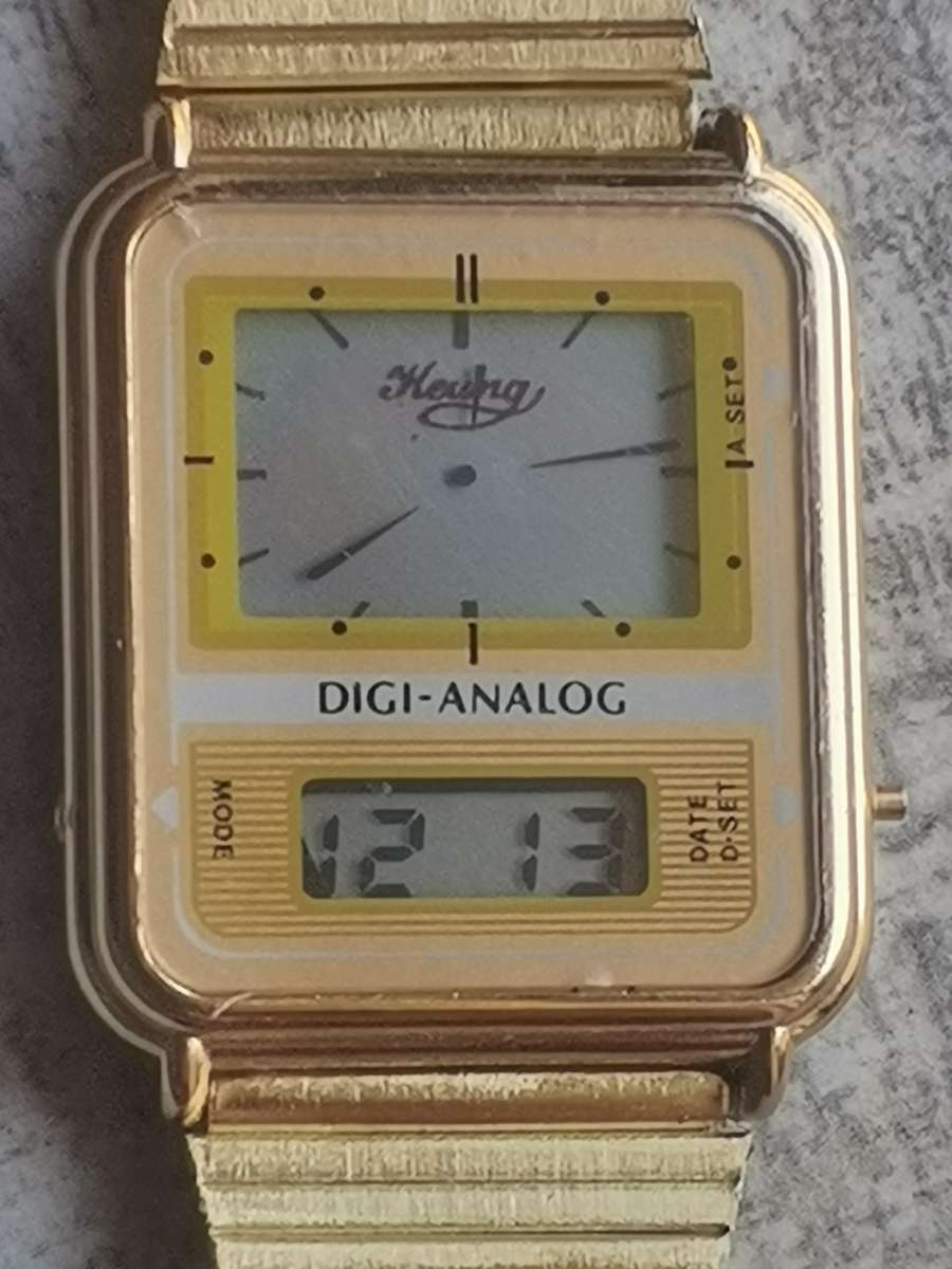 MENS VINTAGE ELECTRONIC DIGI-ANALOG GOLD PLATED WATCH IN EXCELLENT WORKING CONDITION