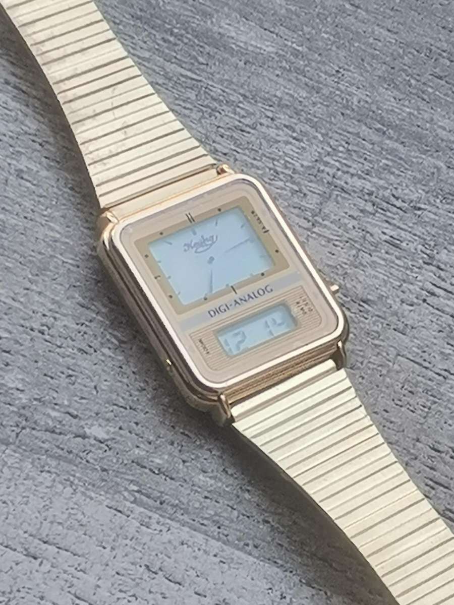 MENS VINTAGE ELECTRONIC DIGI-ANALOG GOLD PLATED WATCH IN EXCELLENT WORKING CONDITION