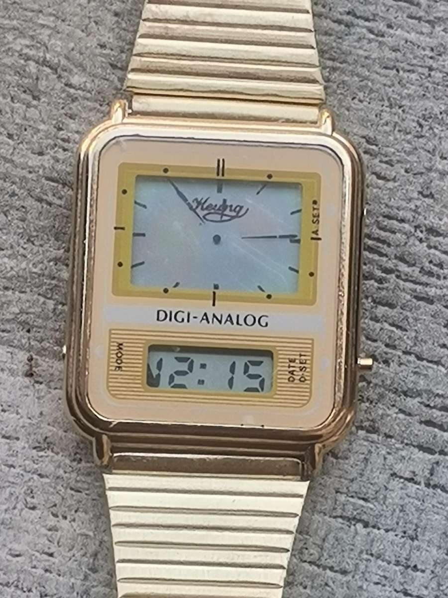 MENS VINTAGE ELECTRONIC DIGI-ANALOG GOLD PLATED WATCH IN EXCELLENT WORKING CONDITION