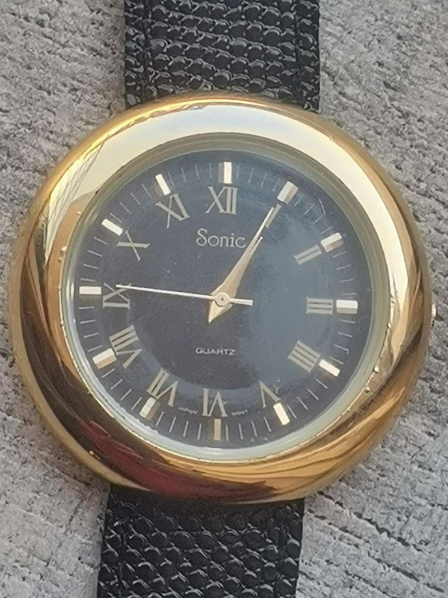 MENS VINTAGE SONIC GOLD PLATED WATCH IN EXCELLENT WORKING CONDITION
