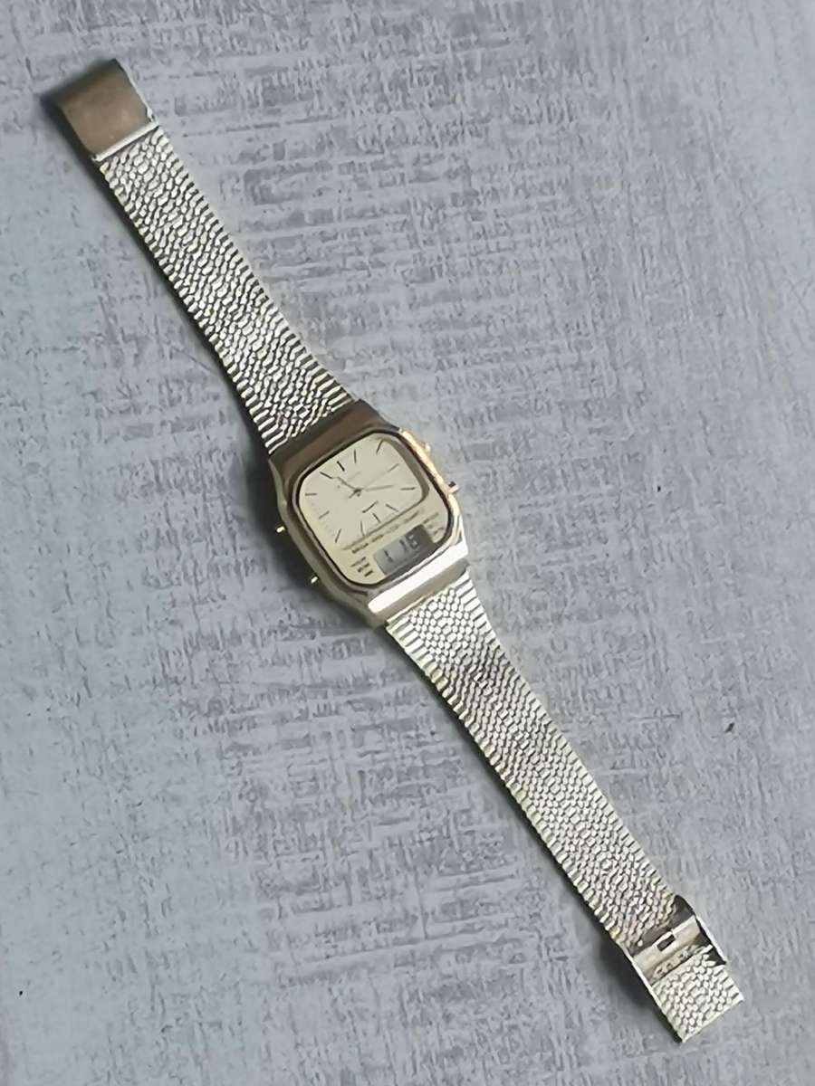 MENS VINTAGE OCCASION ANALOG/DIGITAL WATCH IN EXCELLENT WORKING CONDITION