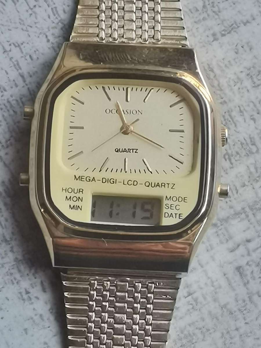 MENS VINTAGE OCCASION ANALOG/DIGITAL WATCH IN EXCELLENT WORKING CONDITION