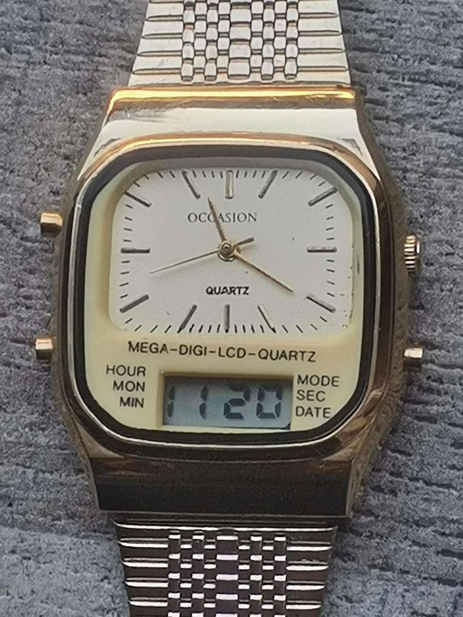 MENS VINTAGE OCCASION ANALOG/DIGITAL WATCH IN EXCELLENT WORKING CONDITION