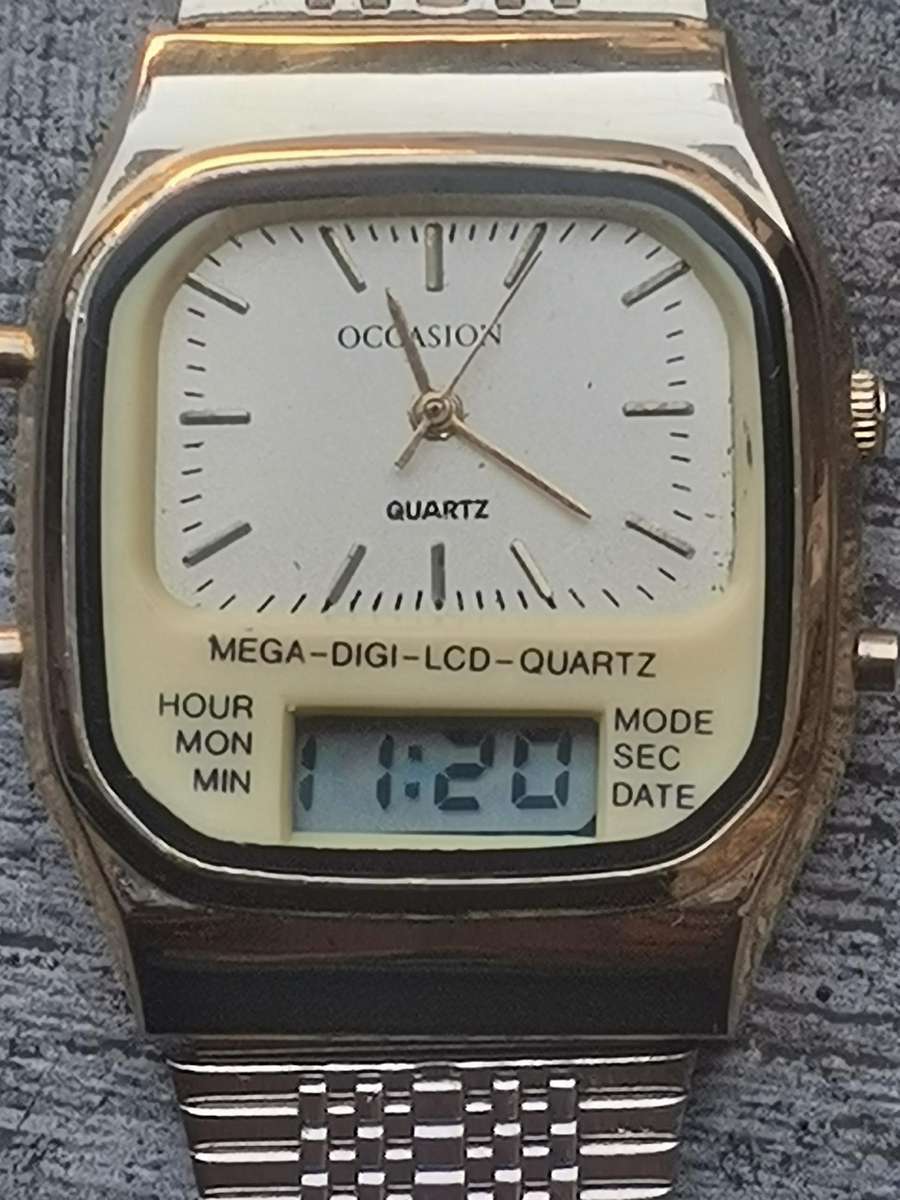 MENS VINTAGE OCCASION ANALOG/DIGITAL WATCH IN EXCELLENT WORKING CONDITION