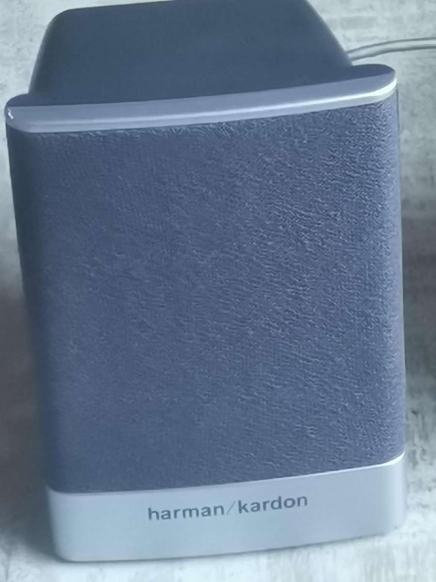 HARMAN KARDON COMPUTER/LAPTOP SPEAKERS IN GOOD WORKING CONDITION