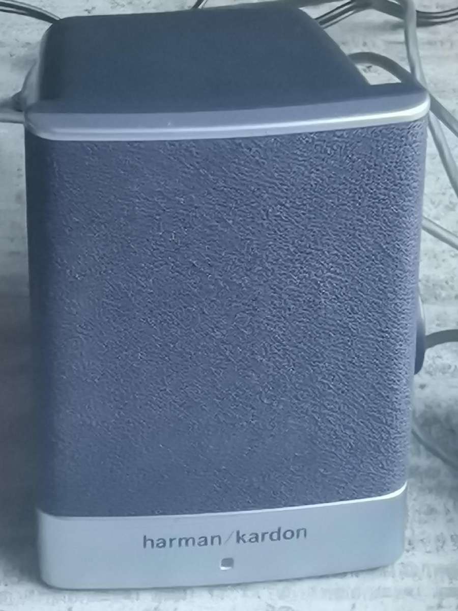 HARMAN KARDON COMPUTER/LAPTOP SPEAKERS IN GOOD WORKING CONDITION