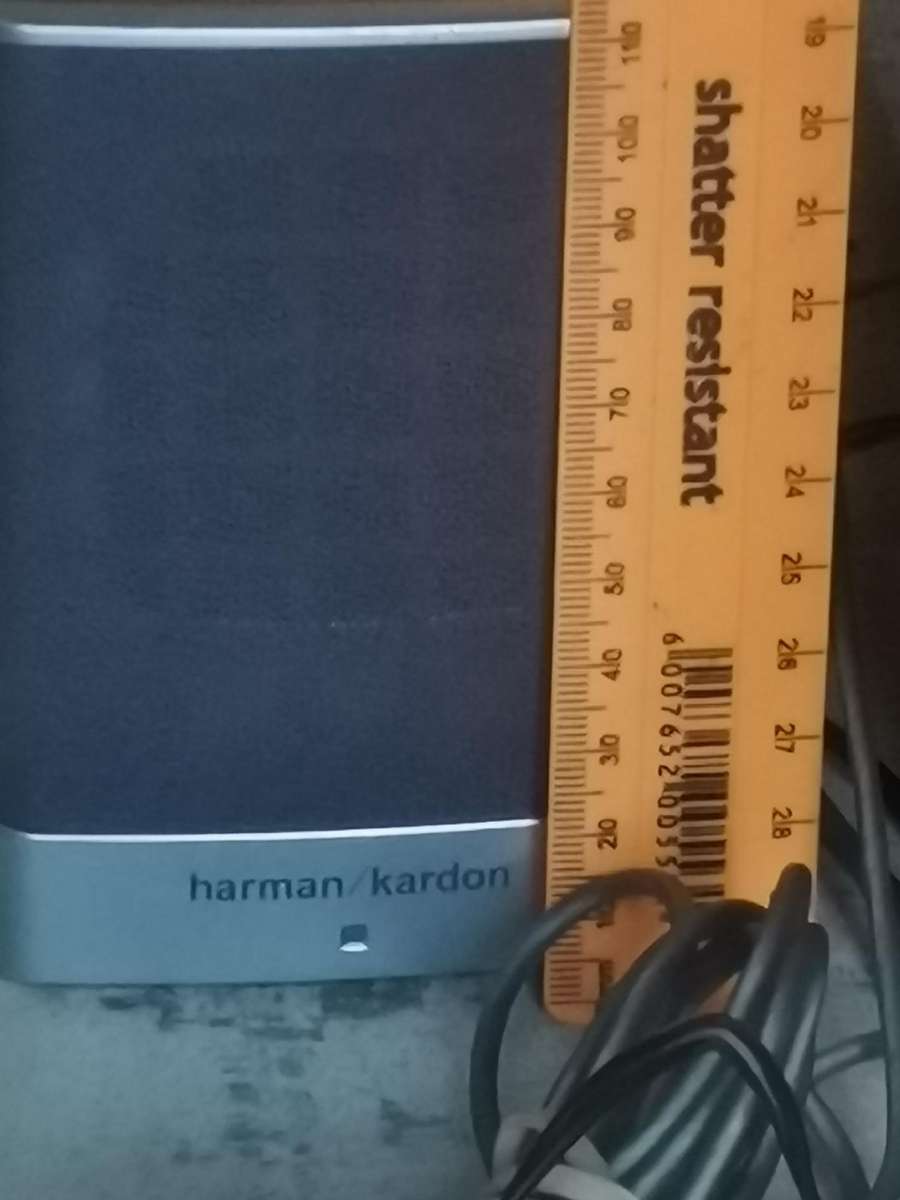 HARMAN KARDON COMPUTER/LAPTOP SPEAKERS IN GOOD WORKING CONDITION