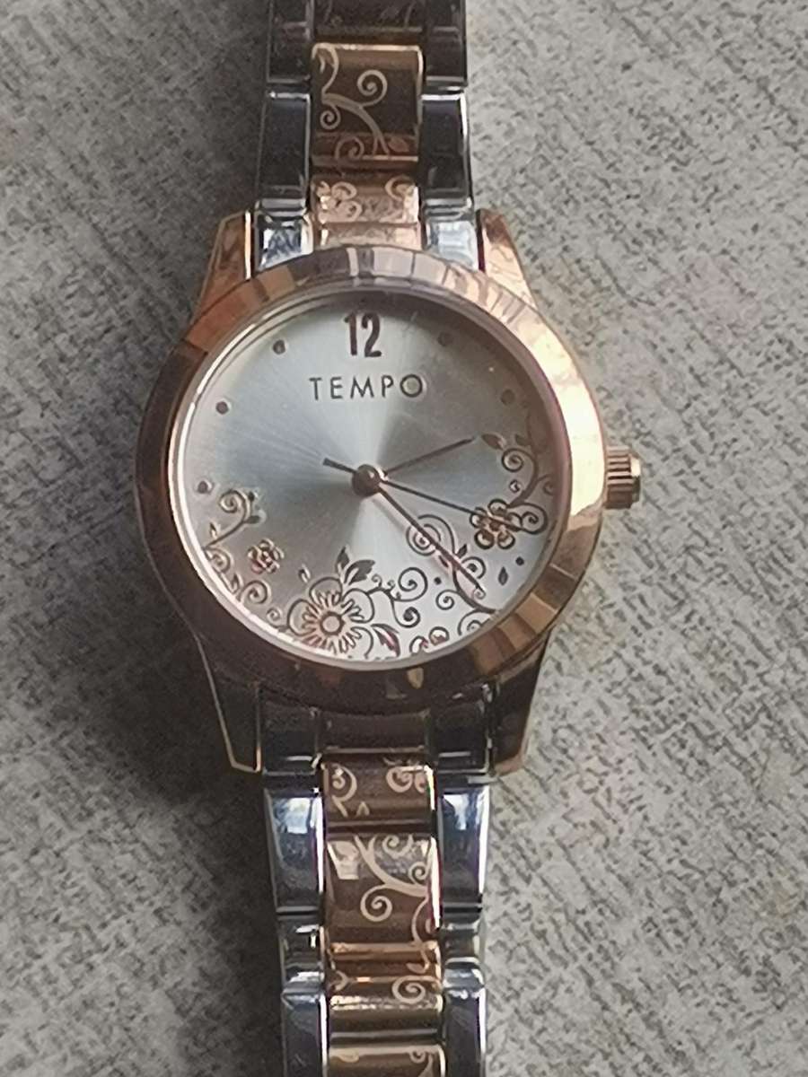 STUNNING LADIES 2 TONE TEMPO WATCH IN EXCELLENT WORKING CONDITION